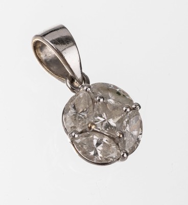 18 kt Gold Diamant-Anhänger, WG 750/000, Diamant im Princesscut umgeben von 4 Diamantnavettes zus. ca. 0.60 ct Weiß/si-p 1, L. ca. 1.4 cm