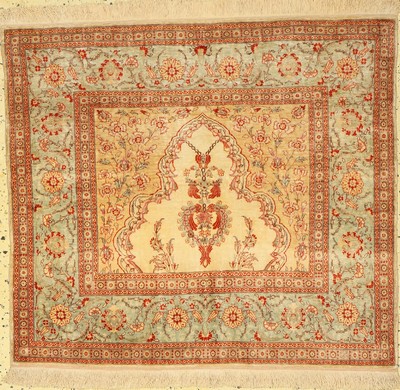 Hereke Seide fein, Türkei, um 1960, reine Naturseide, ca. 87 x 97 cm, ca. 1,0 Mio. Kn/qm, EHZ: 1-2