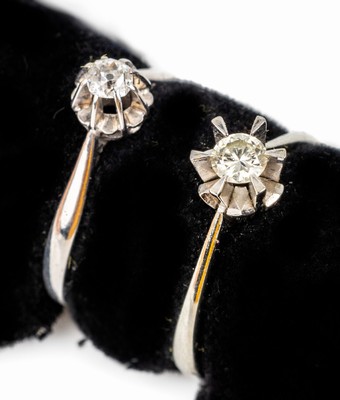 Gold Diamant-Konvolut, best. aus: 1 x Ring WG 585/000 mit Brillant ca. 0.20 ct Weiß/p, RW 57, 1 x Ring WG 750/000mit Altschliffdiamant ca. 0.15 ct ...