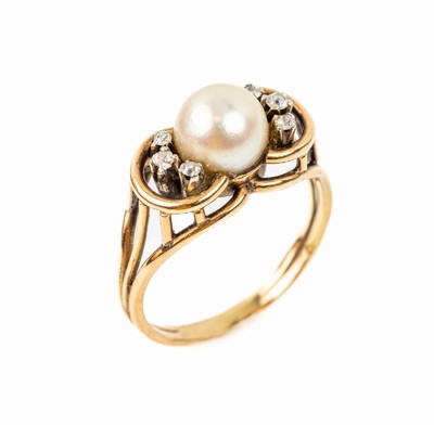 14 kt Gold Akoyazuchtperl Diamant Ring, GG/WG 585/000, mittige Perle, D. ca. 7.7 mm, seitl. in GG gefasste 6 8/8-Diamanten zus. ca.0.08 ct Weiß/p, ...