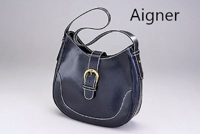 AIGNER Vintage Handtasche, blau-schwarzes Leder, weiße Zier-Steppnähte, vergoldete Beschläge, Druckknopfverschluß mit Schnalle, beigefarb. ...
