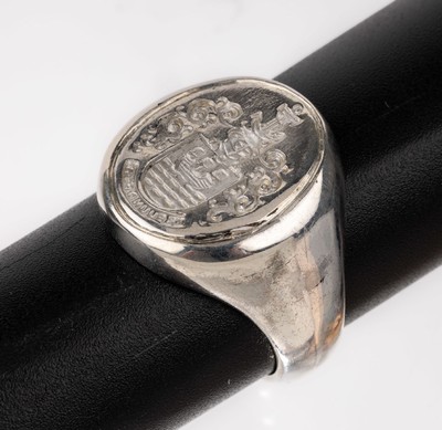 Siegelring, 925er Silber, ovaler Ringkopf mit Darstellung eines Familienwappens, RW 61, ca. 13g