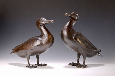 Kurt Arentz, 1934 Köln - 2014 München, zwei große Bronzeskulpturen, Entenpaar, patiniert, beide signiert und num. 10/25, ca. 32 x 37 cm, bzw. 37 x ...