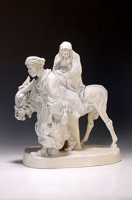Adolf Jansen (1872-1942) für die Karlsruher Majolika, Keramikskulptur "Flucht nach Ägypten", 1908, Nr. 1015, Fayence, cremefarbener ...