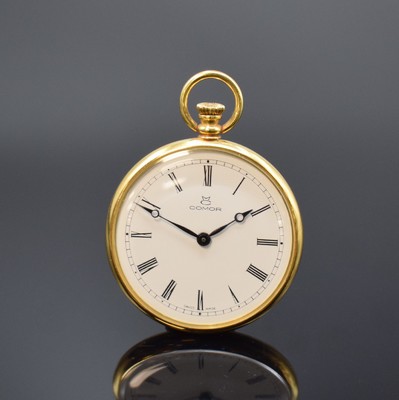 COMOR offene Taschenuhr in GG 750/000, Schweiz um 1990, weißes Zifferbl. m. röm. Zahlen, schwarze Zeiger, Rückseite aufw. floral grav., Kal. ...
