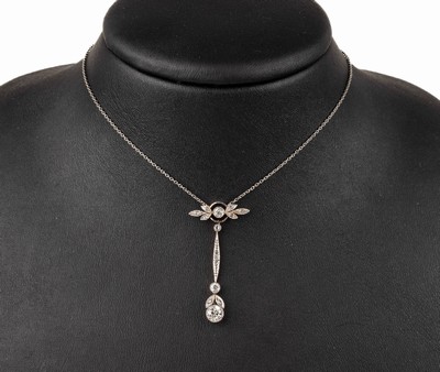 14 kt Gold Jugendstil Diamant-Collier, um 1900, GG 585/000, zeittyp. schauseitig Platin, floral, längliche bewegl. Abhängung, 1Altschliffdiamant ...