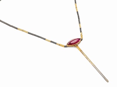 Ausgefallenes 18 kt Gold und Silber Turmalin- Collier, GG 750/000 und Silber, Kette aus länglichen Tönnchen, Mittelteil mit ovalem ...