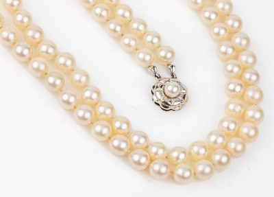 Zuchtperl-Collier mit 14 kt Gold Schließe, WG 585/000, 2-rhg. Akoyazuchtperlen, D. ca. 7.1-7.4 mm, L. ca. 47 cm