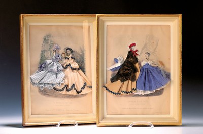 Zwei Schaukästen mit Stoffmustern, La Mode Illustree Paris, um 1900, zwei kolorierte Kupferstiche aus der Zeitschrift La Mode Illustree (Paris), ...
