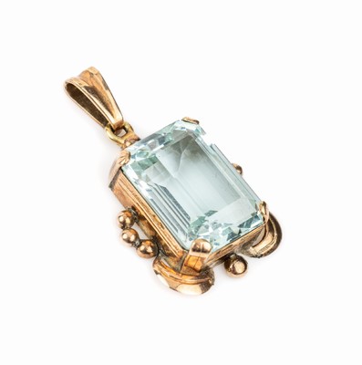 14 kt Gold Aquamarin Anhänger, 1930er Jahre, Rose G 585/000, Aquamarin im Treppen- schliff ca. 6,00 ct, ca. 2 x 2 cm