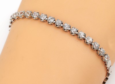 18 kt Gold Diamant-Armband, WG 750/000, 15 Altschliffdiamanten zus. ca. 2.58 ct Weiß-l.get.Weiß/si-p, L. ca. 18 cm, Kastenschloss mit 2 ...