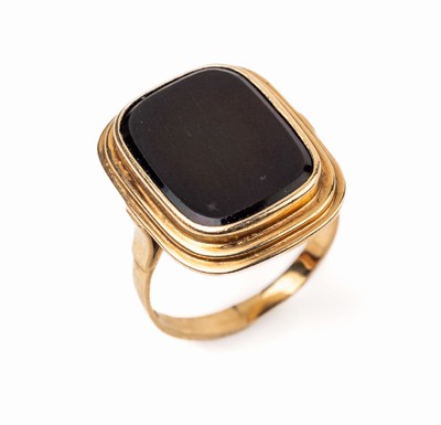 14 kt Gold Onyx-Ring, GG 585/000, Ringkopf getreppt, freie Onyx-Platte, RW 59, ca. 7.3 g