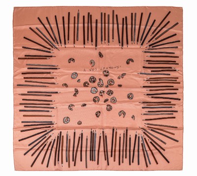 HERMES Carree "A vous crayons" , Made in France, 100 % Seide, rosagrundig, mit Bleistiften und abgespitzes, Rand handrol- liert, ca. 88 x ...