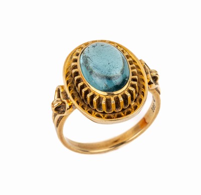 14 kt Gold Aquamarin-Ring, GG 585/000, 1950er Jahre, hellblauer Aquamarin-Cabochon ca. 4.0 ct, aufwändige Goldschmiedearbeit mit Zahnfries, doppel ...