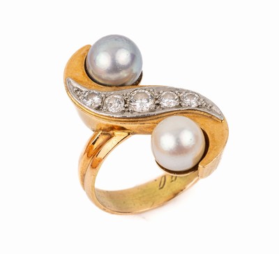 14 kt Gold Diamant-Zuchtperl-Ring, GG 585/000, Anfertigung 1930er Jahre, Ringschiene2-geteilt, 1 graue und 1 weiße Zuchtperle D. ca. 7.3 mm, 5 ...