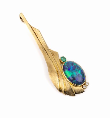 14 kt Gold Opal Brillant Anhänger, GG 585/000, bez. Kling, Opal ca. 7.00 ct, 2 Brill. zus. ca. 0.05 ct feines Weiß-Weiß/si,1 Smaragd ca. 0.10 ct, ...