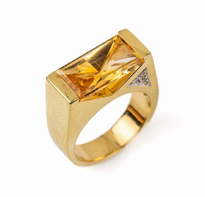 14 kt Gold Citrin-Brillant-Ring, GG 585/000, facett. Citrin ca. 3.0 ct, seitl. 3 Brillanten zus. ca. 0.02 ct feines Weiß -Weiß/si, RW 54, ca. 11.9 ...