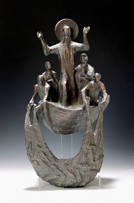 Herrmann Schilcher, 1909 Oberammergau - 2003, Bronzeplastik, bräunlich patiniert, der wunderbare Fischzug, Christus in Bedeutungsperspektive auf ...