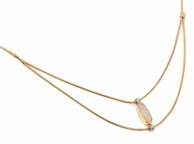 14 kt Gold Opal-Brillant-Collier, GG/WG 585/000, Schlangenkette, mittig 2-rhg., länglich ovaler Opal-Cabochon ca. 4.0 ct, 4 in WG gefasste ...