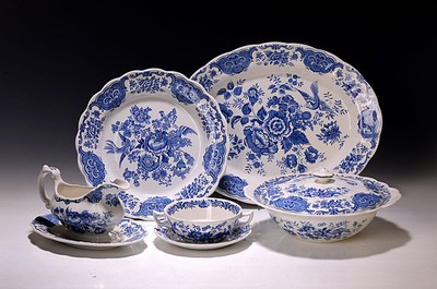 Umfangreiches Speiseservice, Ridgway, Staffordhire, England, Modell "Windsor", Steingut, blauer Umdruck von Blumen und Vögel, 16 ...