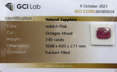 Loser nat. Saphir, 2.60 ct, reddish pink, facett., 10.08 x 8.03 x 2.71 mm, beh. (Riss gefüllt)