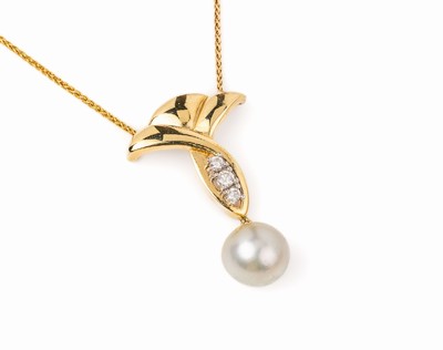 14 kt Gold Brillant Zuchtperl Anhänger mit Kette, GG 585/000, 3 Brillanten zus. ca. 0.16 ct Weiß/si, 1 Zuchtperle Durchm. ca. 11.8mm, beweglich ...