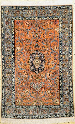 Esfahan fein, Persien, ca. 50 Jahre, Korkwolle mit und auf Seide, ca. 168 x 107 cm,ca. 1,0 Mio. Kn/qm, gereinigt, EHZ: 1-2, (Fransen erneuert).