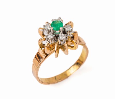 14 kt Gold Smaragd Brillantring, RG/WG 585/000, mittiger rundfacett. Smaragd ca. 0.15ct, 5 Brillanten zus. ca. 0.25 ct Weiß/si-p 1, RW 59, ca. 5.6 g