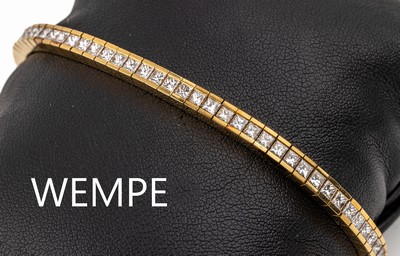 18 kt Gold WEMPE Diamant-Armband, GG 750/000, 72 Princesscut-Diamanten zus. ca. 9.00 ct Weiß/si-p, L. ca. 18.5 cm, Kastenschloss mit 2 ...
