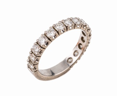 18 kt Gold Brillant-Ring, WG 750/000, 15 Brillanten zus. ca. 1.50 ct Weiß/vs-si, RW 57,ca. 4.6 g
