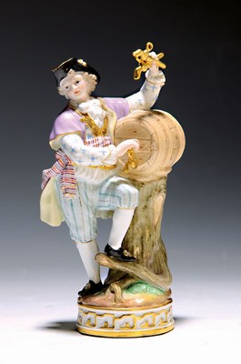 Porzellanfigur, Meissen, Entwurf Michel Victor Acier, um 1880/90, Winzer mit Fass, Modellnr. F 80, feine polychrome Bemalung, Goldstaffage, an einer ...
