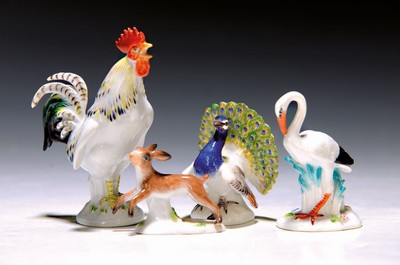 Vier Miniaturen/Figuren, Meissen, 20. Jh., Tierfiguren, polychrom bemalt, Hahn H. 9cm, 4x5cm. Pfau H. 5.3 cm; Storch ca. 6.2 cm