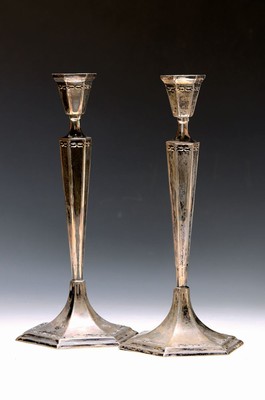 Paar Kerzenleuchter, Frankreich, Silber, sechskantige Form, H. ca. 28.5 cm, ca. 240 g