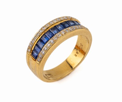 18 kt Gold Saphir-Brillant-Ring, GG 750/ 000, 11 Saphire im Treppenschliff ca. 0.50 ct,32 Brillanten zus. ca. 0.16 ct Weiß/si-p, RW 53, ca. 7.2 g