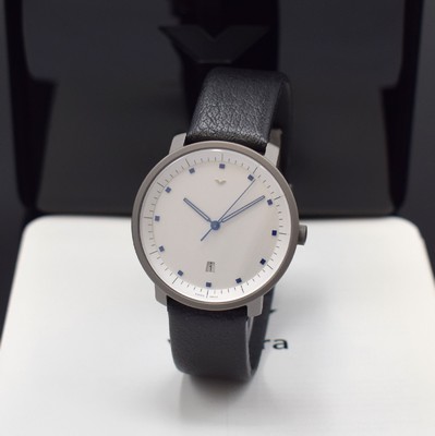 VENTURA / Hannes Wettstein Design-Armbanduhr in Titan, Schweiz um 2020, Automatik, beids. Saphirvergl., Boden aufgedr., Lederband m. Titan-Faltschl., ...