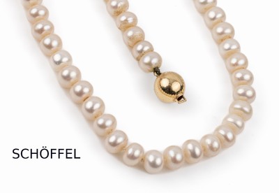 SCHÖFFEL Zuchtperl-Collier mit 18 kt Gold Schließe, GG 750/000, unrunde Zuchtperlen, D. ca. 7 mm, L. ca. 45 cm, Kugelschließe