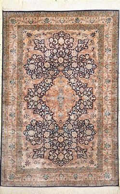 Kaschmir Seide fein, Indien, ca. 50 Jahre, reine Naturseide, ca. 180 x 122 cm, ca. 1,0 Mio. Kn/qm, EHZ: 1-2