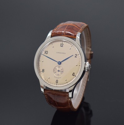 LONGINES Heritage 1945 Herrenarmbanduhr in Stahl Referenz L2.813.4, Schweiz um 2020, Automatik, gedr. Geh., gewölbtes Saphirglas, silb./cremefarb. ...
