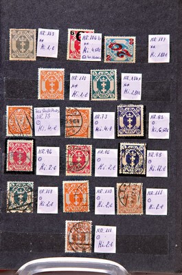 Nachlass-Konvolut Briefmarken, International, u.a. Österreich 541 postfrisch, im Viererblock, 909, 826 postfrisch, Michel 524 -29 gestempelt, ...