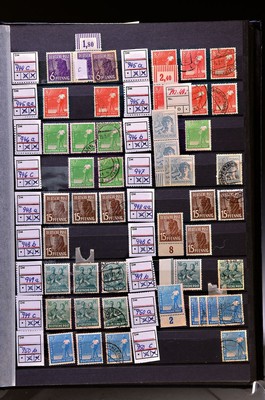 Nachlass-Konvolut Briefmarken, Deutschland und Europa, u.a. Deutsches Reich 384 gestempelt, Alliierte Besatzung Württemberg 36,37, viel Material in ...
