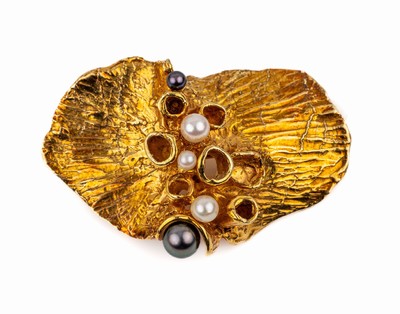 14 kt Gold Zuchtperl-Brosche, GG 585/000, 5kl. Zuchtperlen, abstrakte Gestaltung, strukt., L. ca. 4.5 cm, Meistermarke ungedeutet, ca. 17.8 g, ...