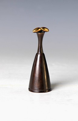 Paul Wunderlich, 1927-2010, Löschhütchen, Bronzeskulptur, signiert und num. 1576, H. ca. 9cm