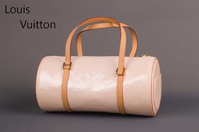 LOUIS VUITTON Papillon 30, rosefarbenes Lackleder, Monogram Vernis, großes Innenfach, 2 Tragehenkel, naturfarbenes Leder, röhrenf., Monturen und ...