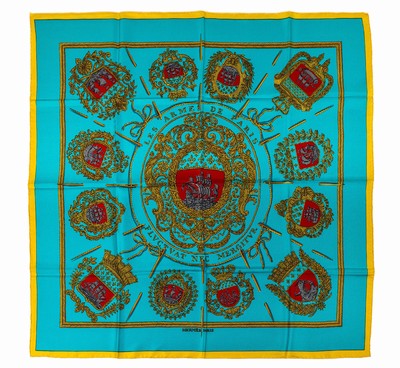Hermes Karree, "Le Armes de Paris", Grund hellblau, goldfarbene Embleme, z.T. mit Schiffen und Nadeln, Umrandung in Gelb, ca. 90x 90 cm, ...