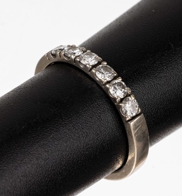 14 kt Gold Brillant-Ring, WG 585/000, 6 Brillanten zus. ca. 0.48 ct Weiß/vs, ca. 2.9 g, RW 53