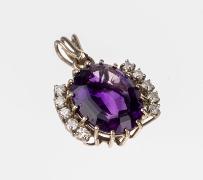 14 kt Gold Amethyst-Brillant-Anhänger, WG 585/000, ovalfacett. Amethyst ca. 3.0 ct, 10 Brillanten zus. ca. 0.30 ct Weiß/si-p1, ca. 4.1 g, L. ca. 2 ...