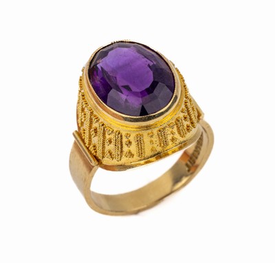 14 kt Gold Amethyst-Ring, um 1960 , GG 585/000, ovalfacett. Amethyst ca. 6.00 ct, feine Granulation, RW 56, ca. 8.7 g, Handarbeit