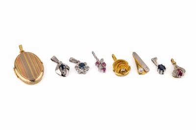 Konvolut 8 14 kt Gold Anhänger, GG, WG und RG 585/000, Diamant und Farbsteinbesatz, 1 x Medaillon, reichhaltig, total ca. 11.5 g