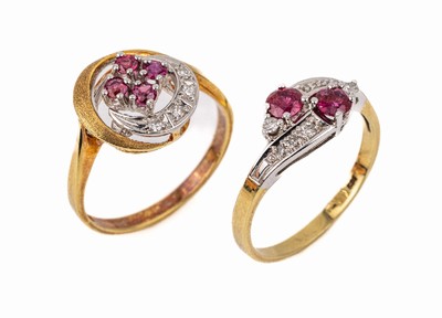 Konvolut 2 14 kt Gold Diamant-Rubin Ringe, GG/WG 585/000, kl. Rubin- und Diam.-besatz, total ca. 5.8 g