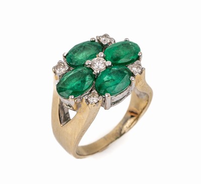 18 kt Gold Smaragd-Brillant-Ring, GG/WG 750/000, gepr., 4 ovalfacett. Smaragde zus. ca. 5.00 ct, 5 Brillanten zus. ca. 0.17 ct Weiß/si, ca. 9.0 g, ...